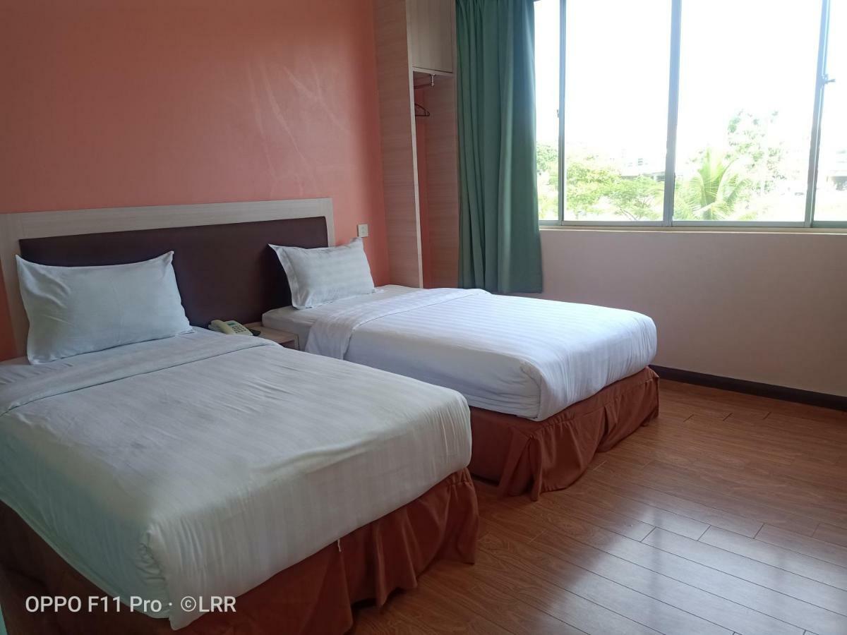 Salim Inn Sibu Buitenkant foto